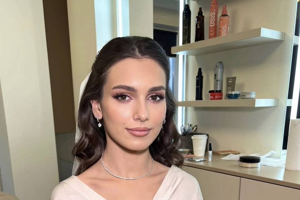 Smoky eye bridal look