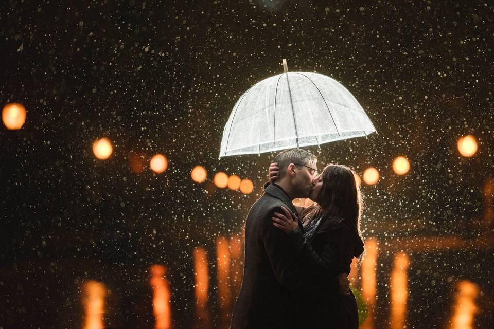 Love in the rain - Steven Taylor Photo & Video