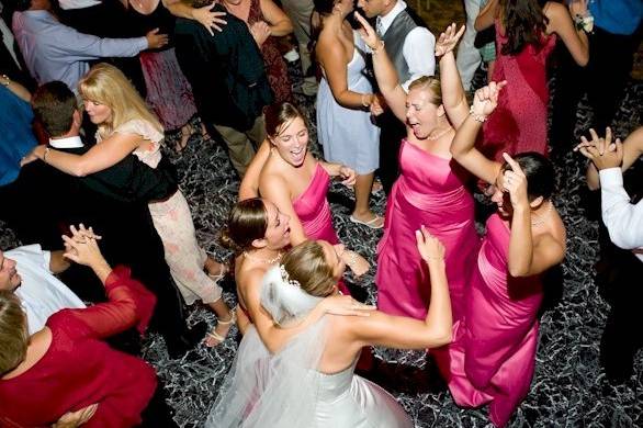 Popular-wedding-dance-songs.jpg