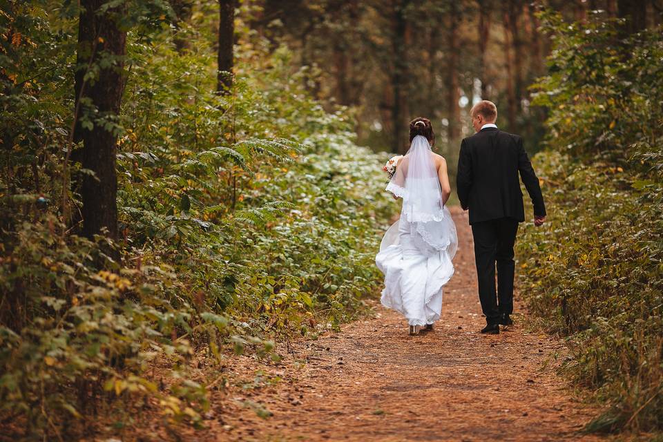 Nature trails and wedding