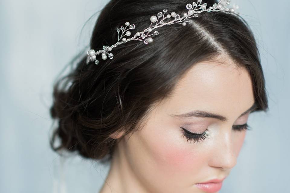 Rent your veil, tiara & more!