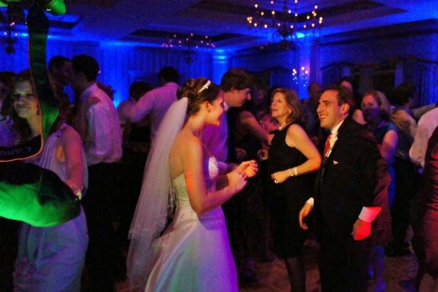 Danse avec mariés.jpg