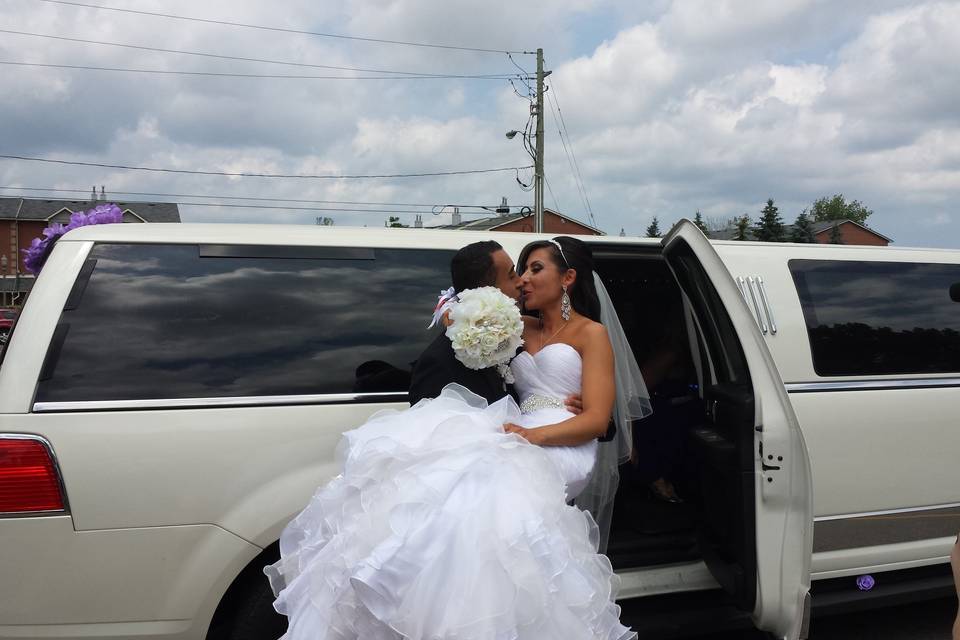 Toronto Wedding Limo