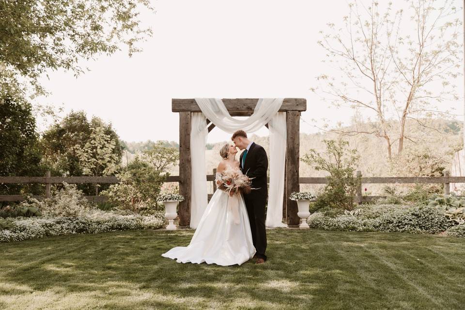 Couple: B&E