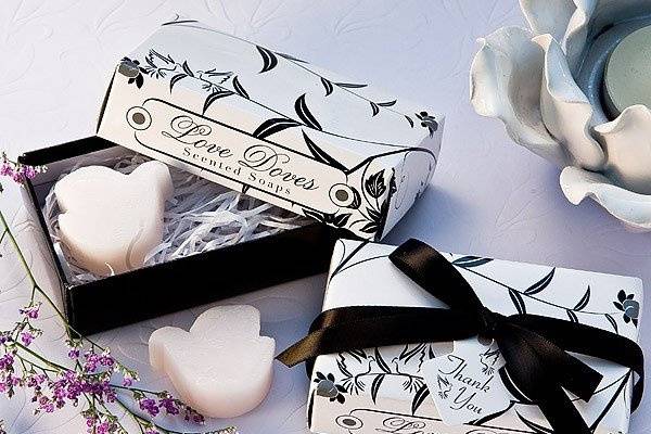 1331569750907-lovebirdslovesscentedsoapssoapblackbridalshowercheapfavorstorontoARA75002.jpg