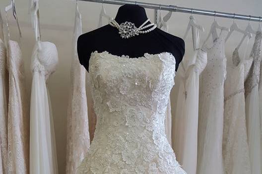 Tara s Boutique Dress Attire Cranbrook Weddingwire.ca