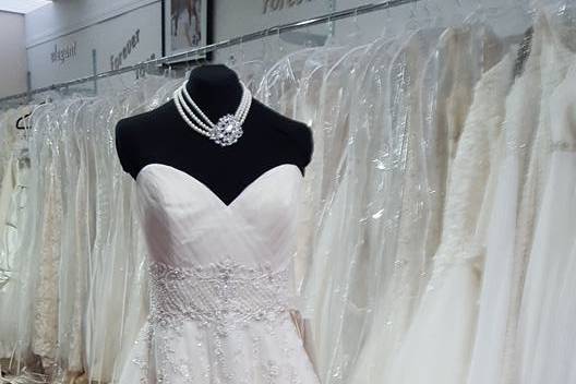 Brenda's bridal outlet boutique tara