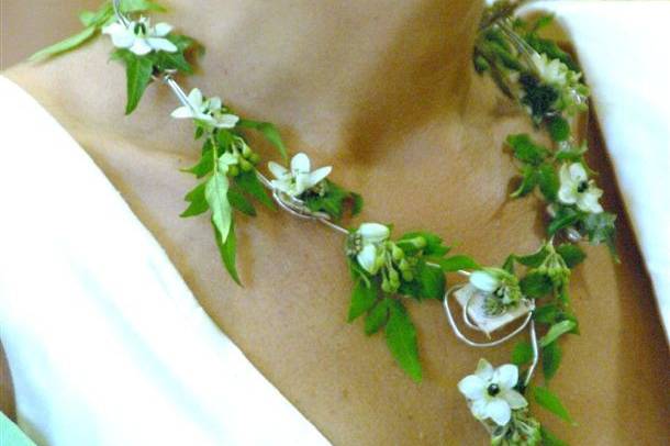 Anne C. Floral necklace