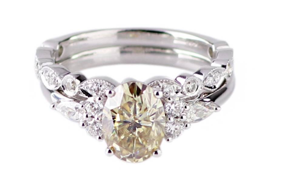 Fancy Yellow Moissanite