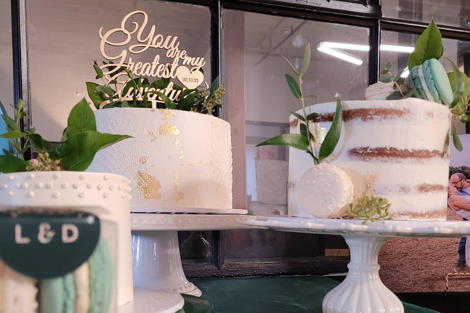 Macaron wedding favours and cake