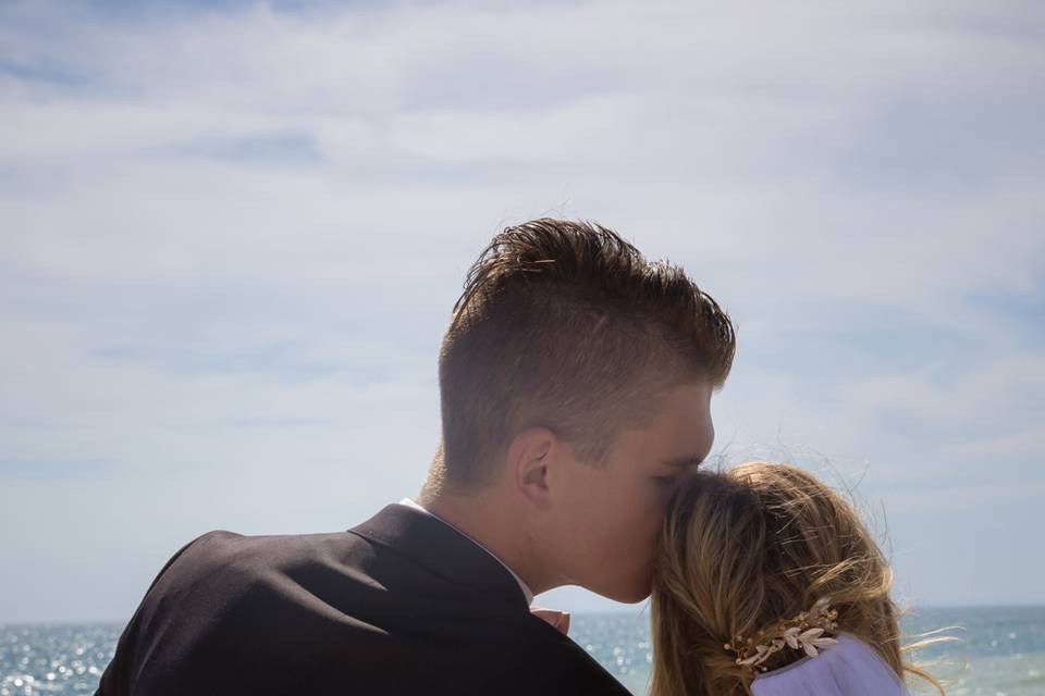 Wedding by the lake