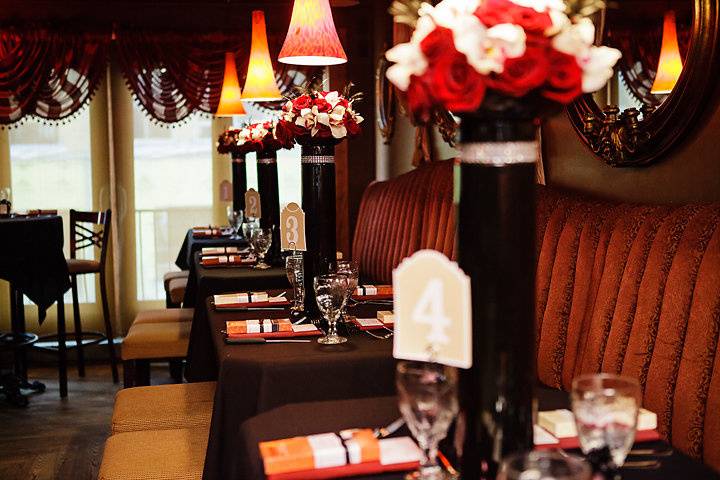 Red, black & white centrepiece