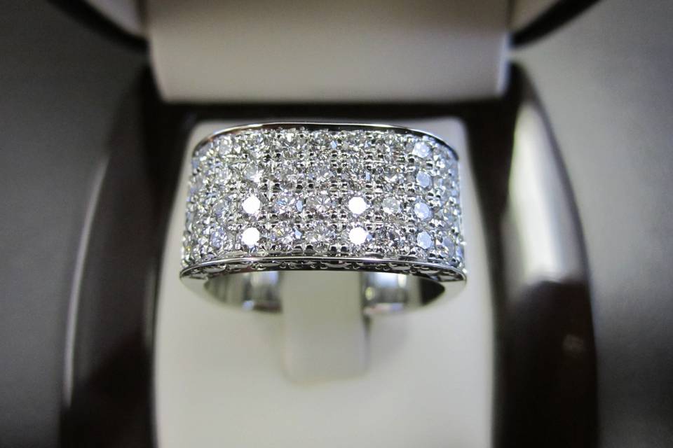 Vancouver Man's Diamond Band