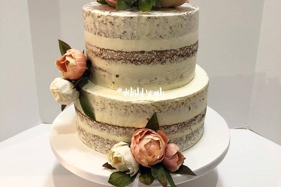 Simple Naked Cake with Flowers