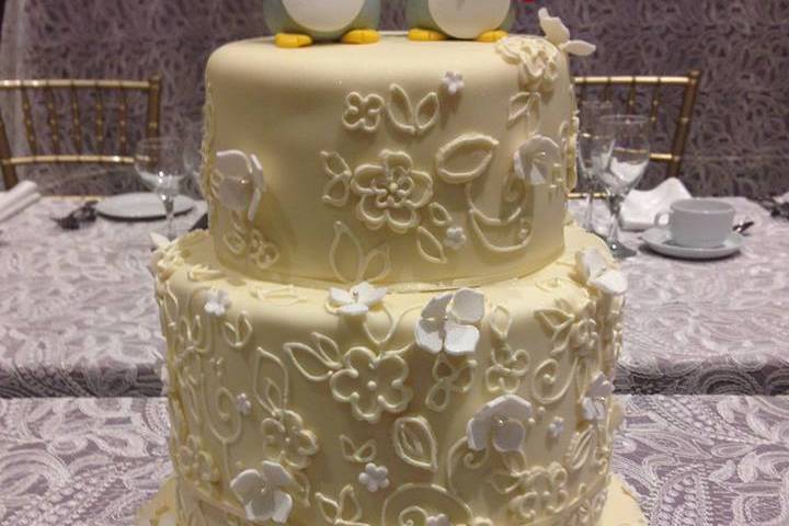 Penguin wedding cake