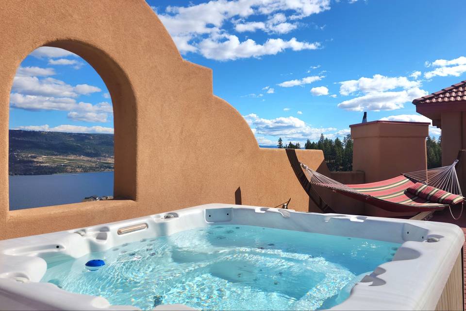 Private Rooftop Hot Tub
