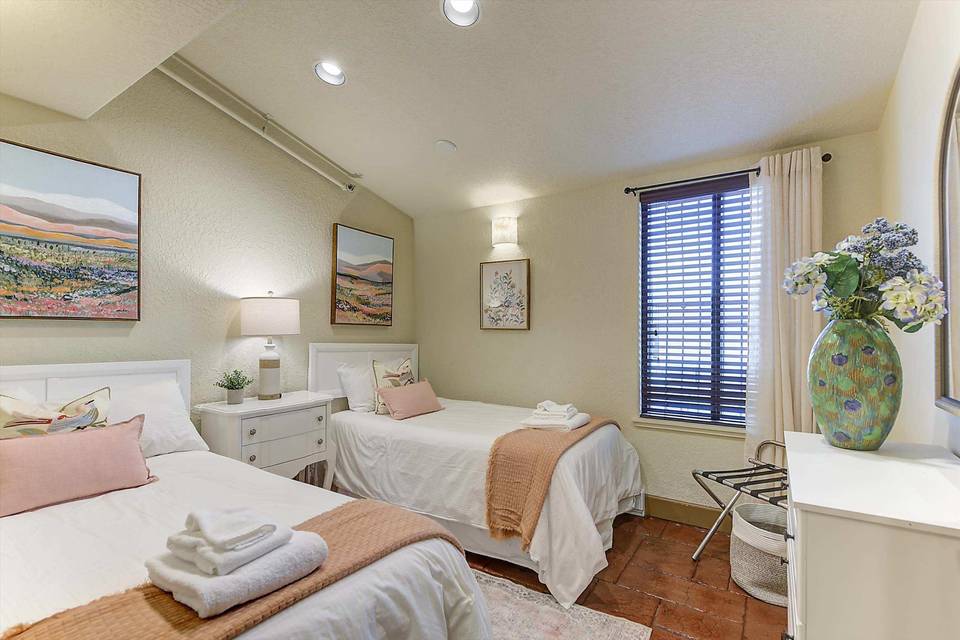 Pamplona Bedroom