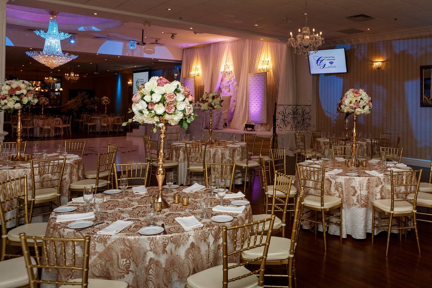 Crystal Grand Banquet Hall - Venue - Mississauga - Weddingwire.ca