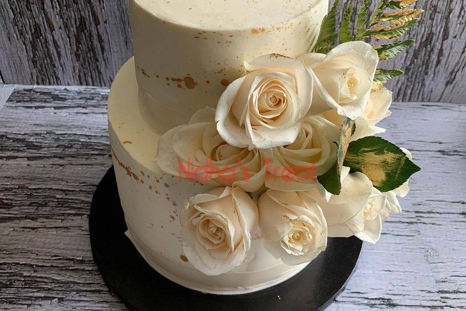 Golden paint cake