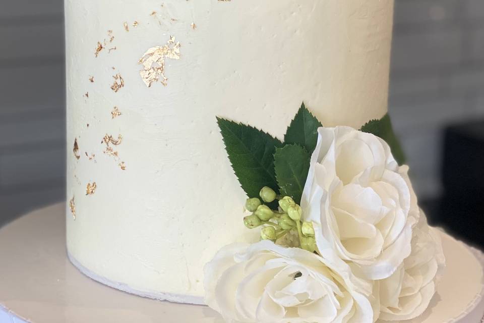 Simple Elegant White Cake
