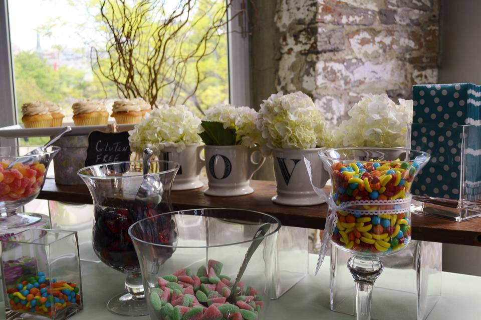CANDY TABLE DECOR