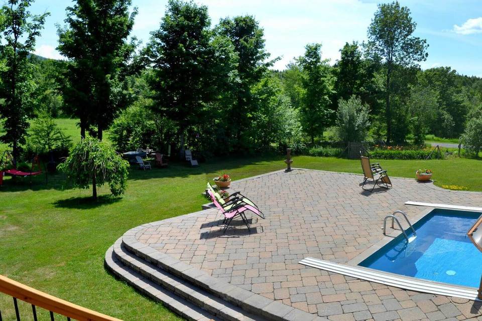 Indoor / outdoor swimming pool