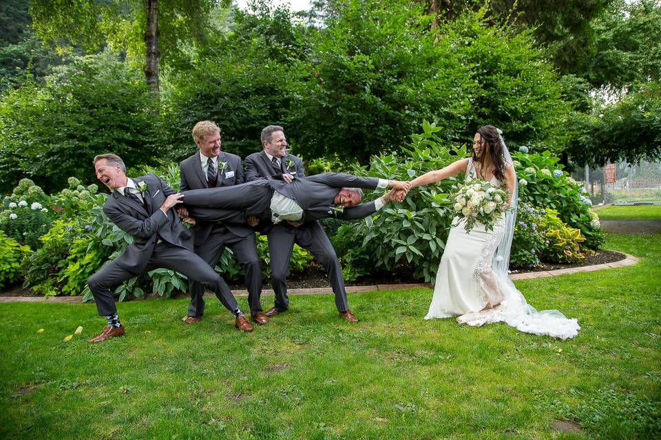 Dynamic Weddings Photography