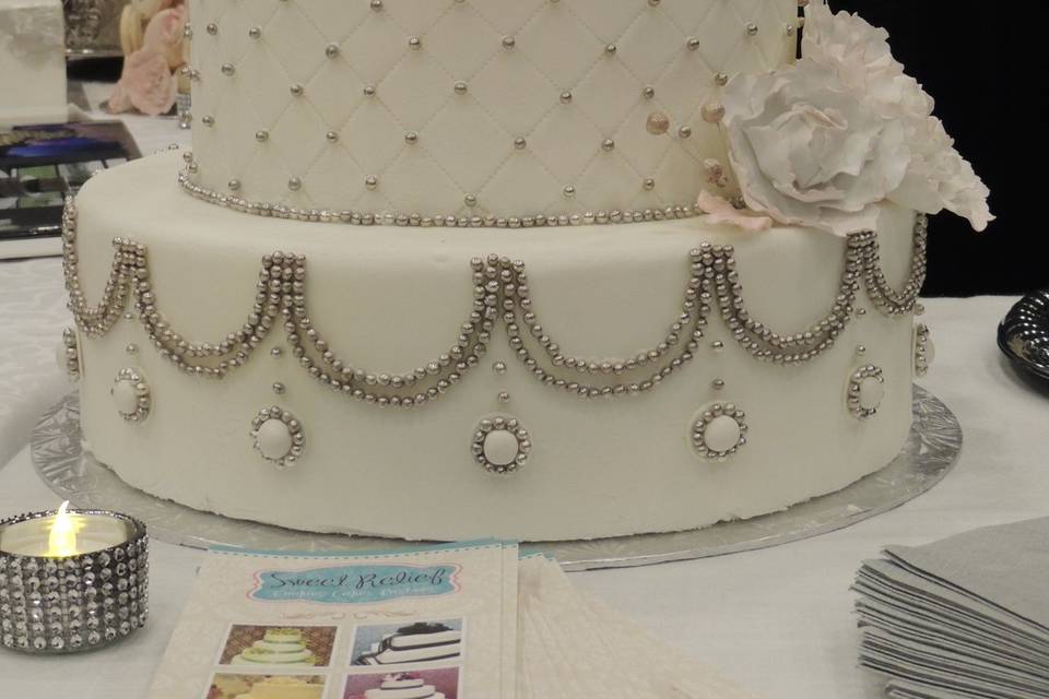 Calgary wedding cake