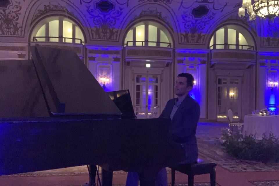 Proposal at Chateau Laurier