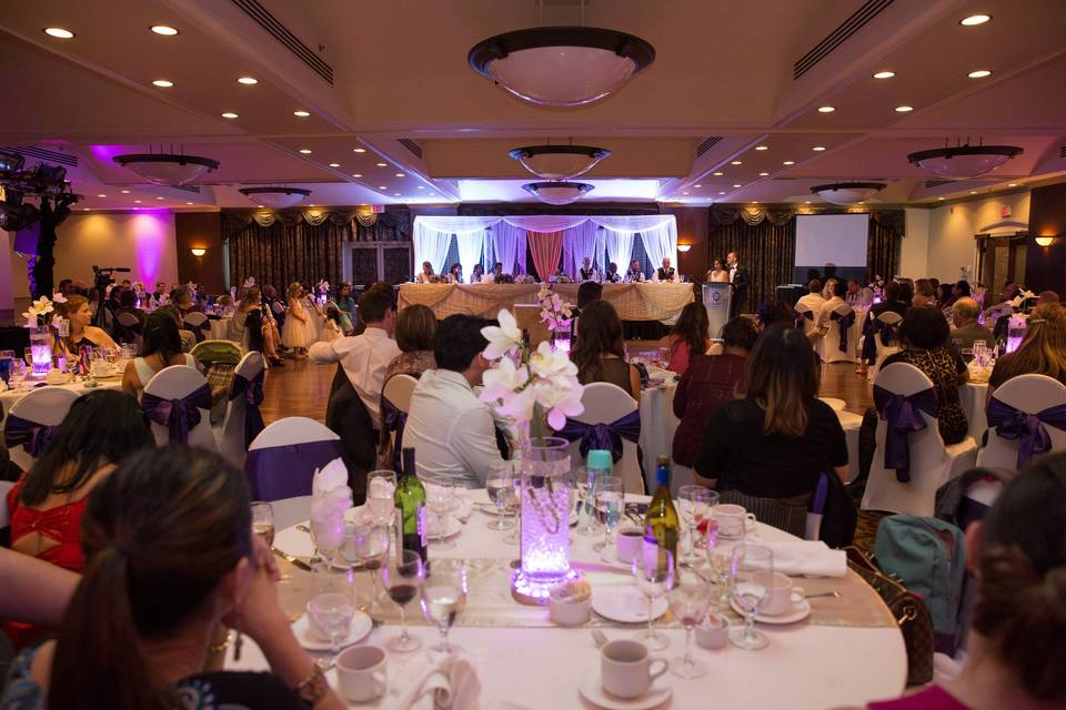 Calgary wedding decor Image by parrishhousephotos.c