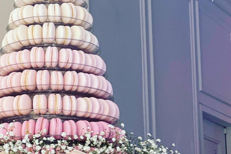 Macaroonika Wedding Cakes + Favours