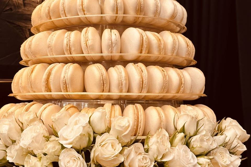 Macaroonika Wedding Cakes + Favours