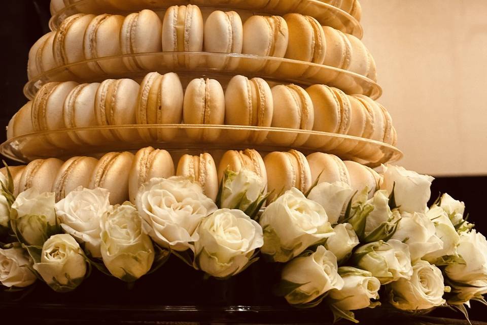 Macaroonika Wedding Cakes + Favours