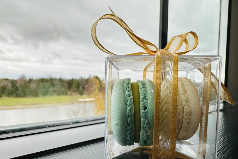 Macaroonika Wedding Cakes + Favours