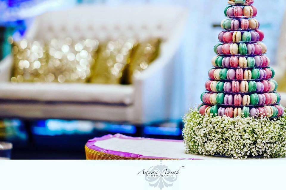 Macaroonika Wedding Cakes + Favours