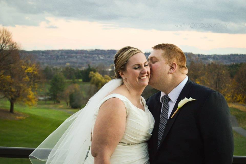 Burlington, Ontario bride and groom