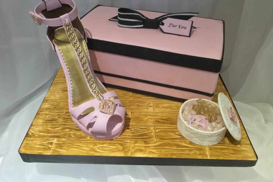 Sugar Shoe Cake