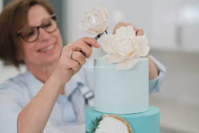 Decorating a cake