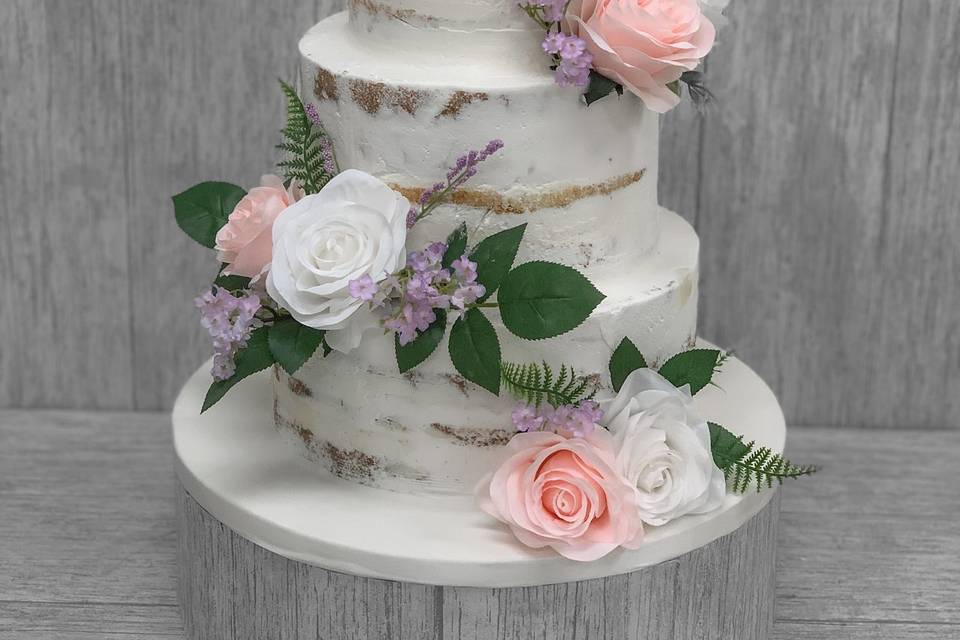 Rustic & Buttercream Wedding