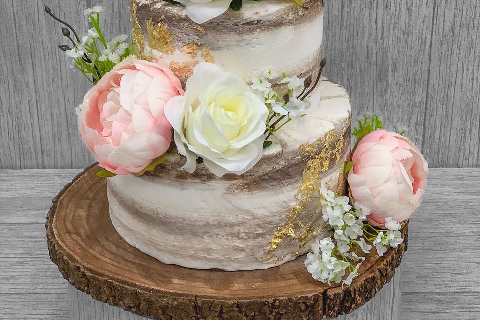 Rustic & Buttercream Wedding