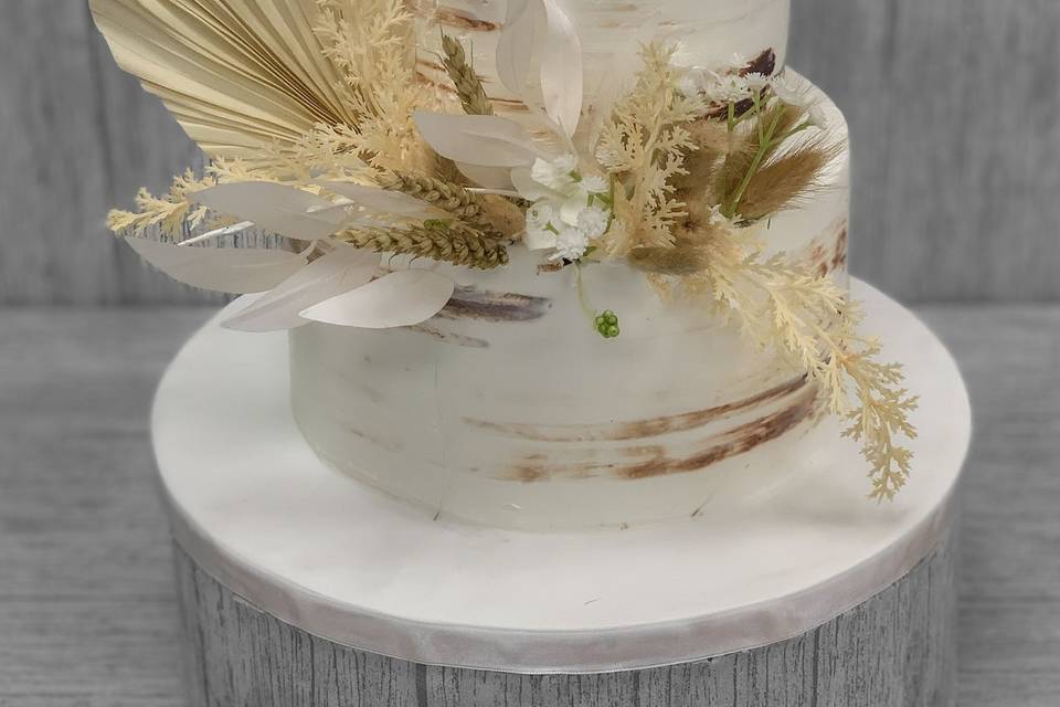 Rustic & Buttercream Wedding