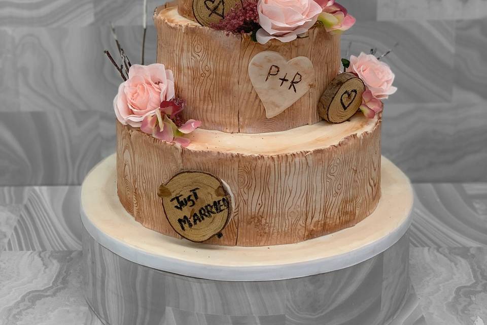 Rustic & Buttercream Wedding