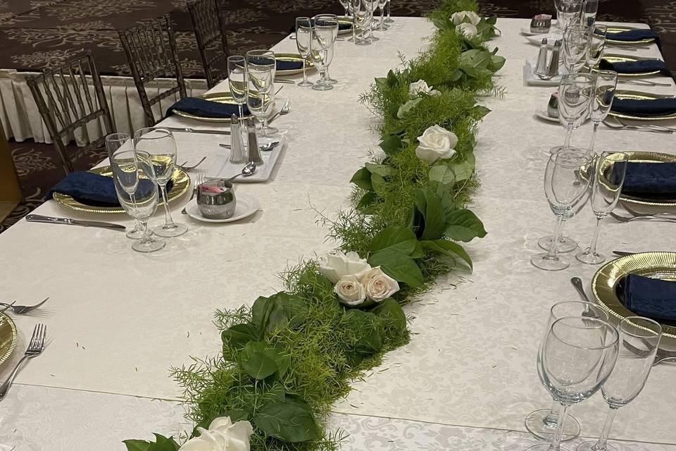 Floral table garland