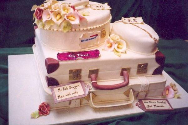 Suitcase cake.jpg