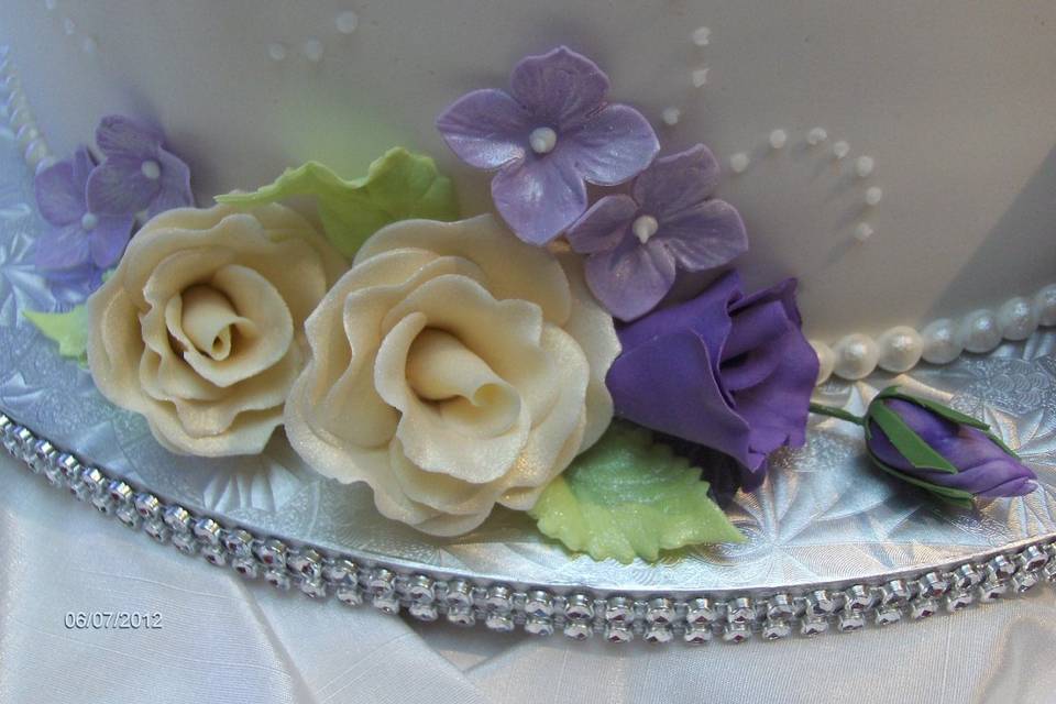 purple bling cake - garden 011.JPG