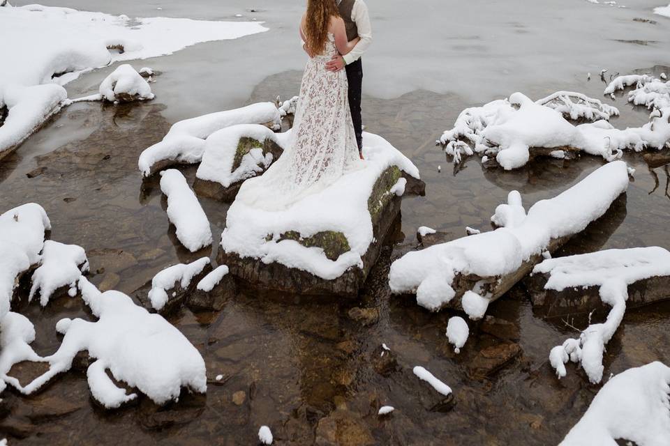 Lake Agnes winter wedding
