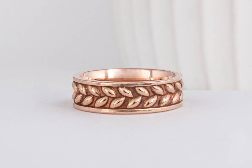 Raised Leaf Pattern Ring