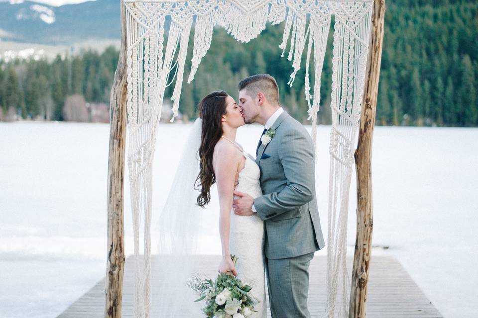 Winter wedding ceremony