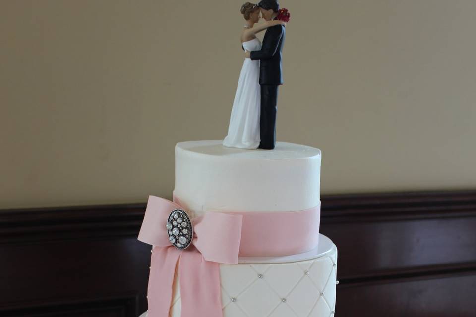 4-tier pink ribbon and bows