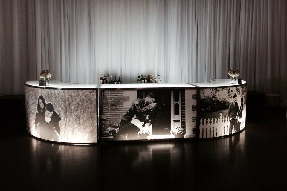 Plexi bar with photos